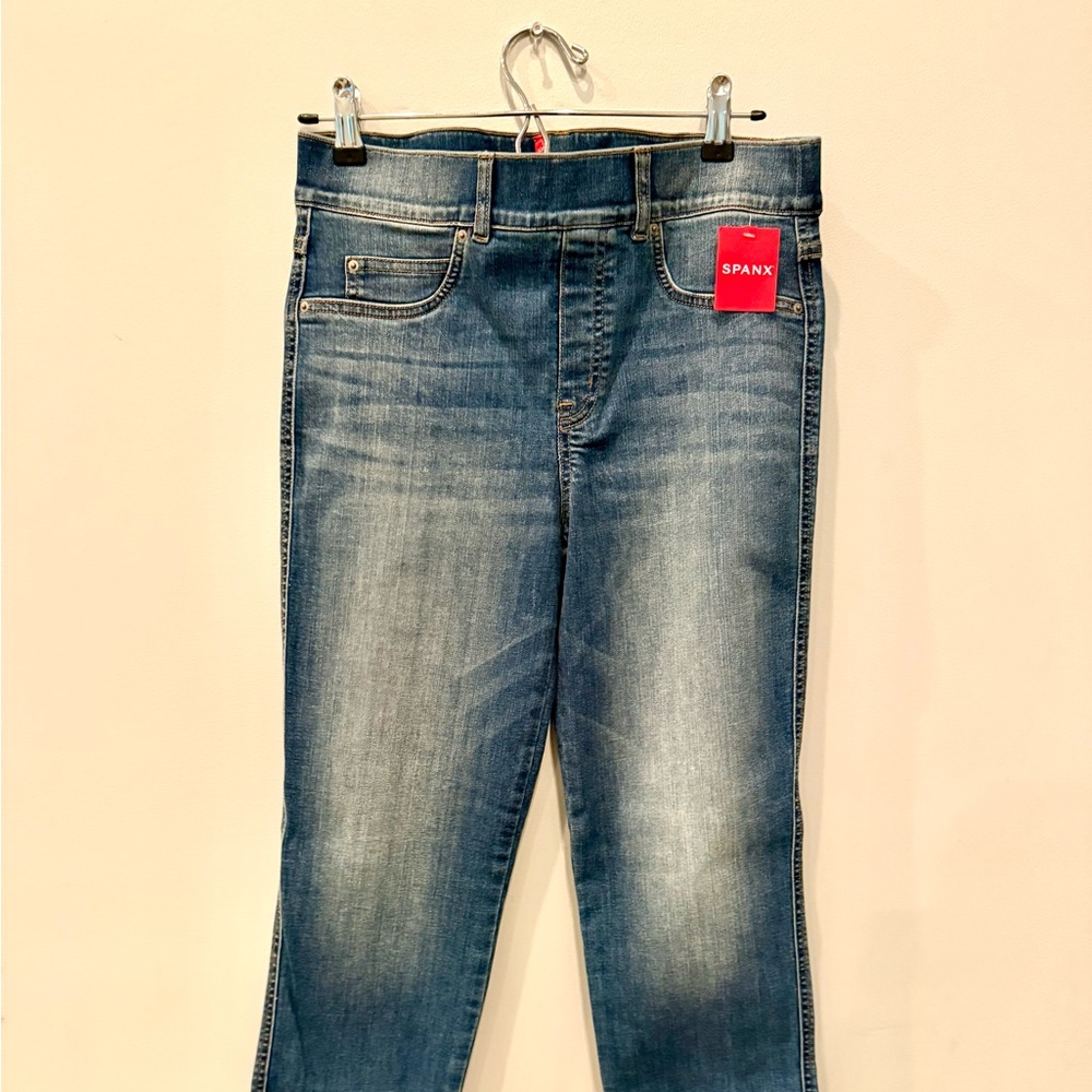 New With Tags Women's Size 8 Straight Legged Spanx Denim Jeans